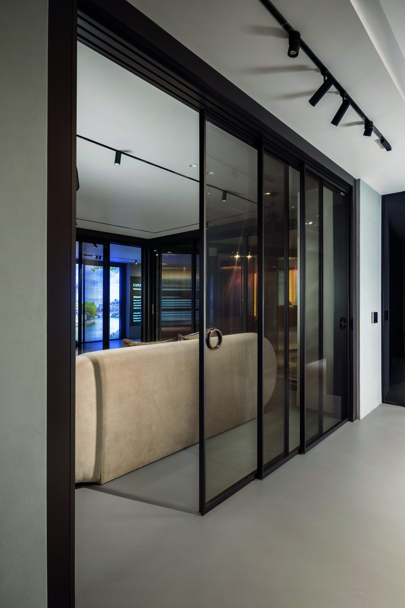 Double-Glazed Partition, Workspace · Delhi NCR